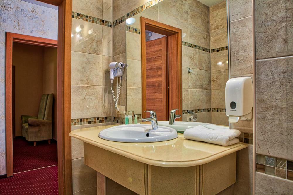 Hotel חרסון מראה חיצוני תמונה